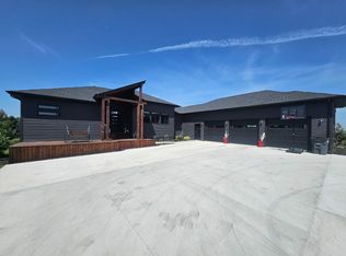 1007 5th St SE, Rugby, ND 58368