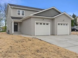 3302-3304 W Alvina Ave, Greenfield, WI 53221