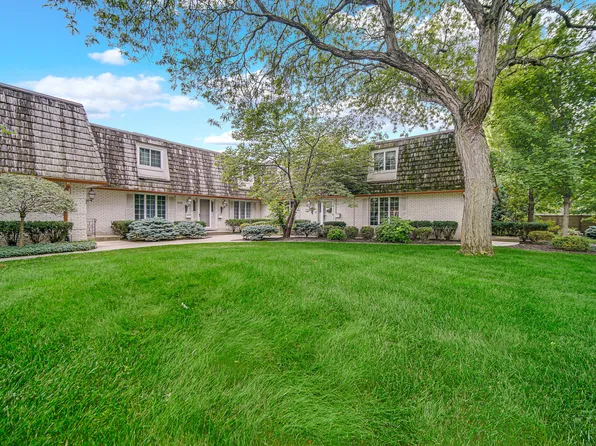 1330 Camellia Dr, Munster, IN 46321