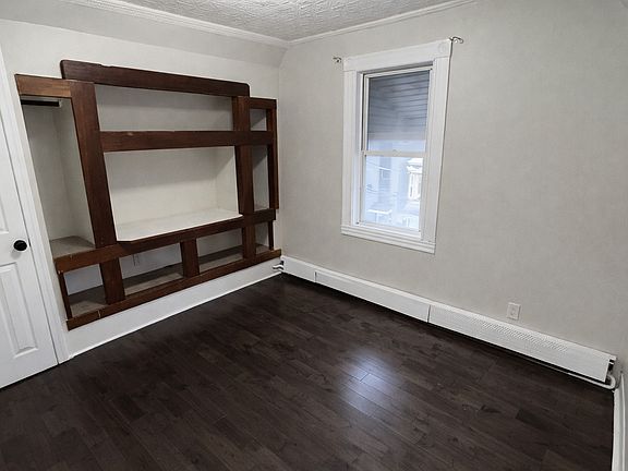 3rd image of 269 Governor St Floor 3