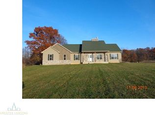 5255 Oak Hills Dr, Eaton Rapids, MI 48827