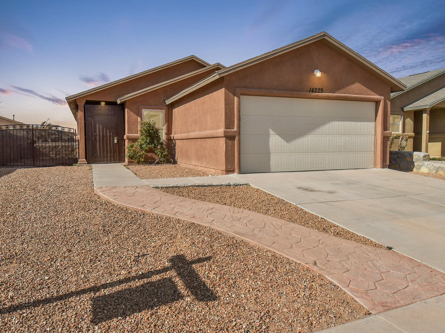 3 bed, 2.0 bath, 1124 sqft, $1,650 — Photo 1