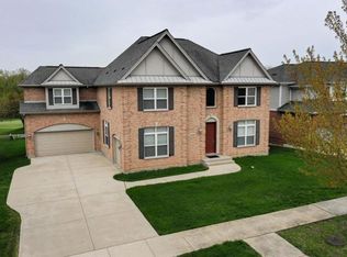 2116 Beaver Creek Dr, Vernon Hills, IL 60061