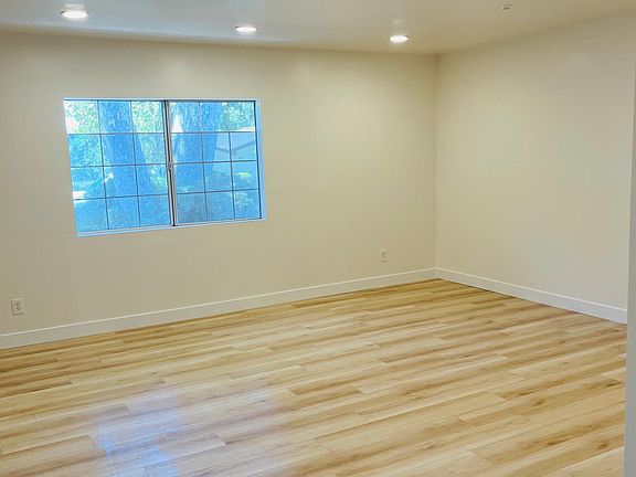 master bedroom front yard view