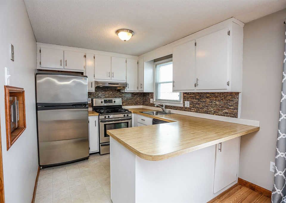 1st image of 24 Bluestone Dr #24