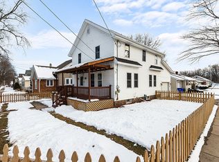 1037 W Commercial St, Appleton, WI 54914