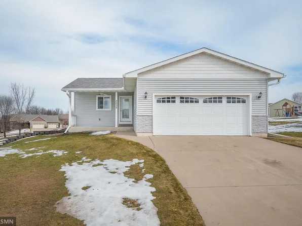 3235 W Ridge Dr, Eau Claire, WI 54703
