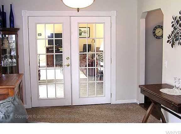 5th image of 75 Brookside Dr