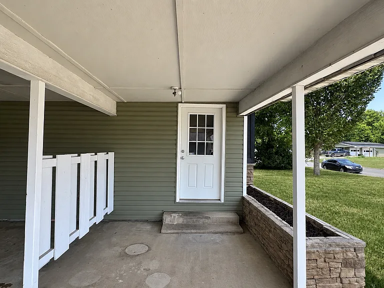 1610 S Saint Louis Ave #1 — Photo 4