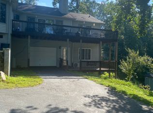 625 Pointe Wildwood Dr #A, Seneca, SC 29678