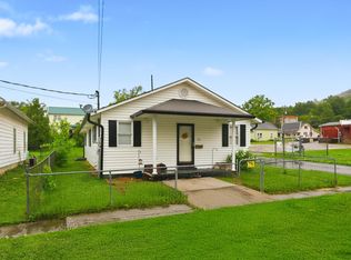 153 S Madison Ave, Irvine, KY 40336