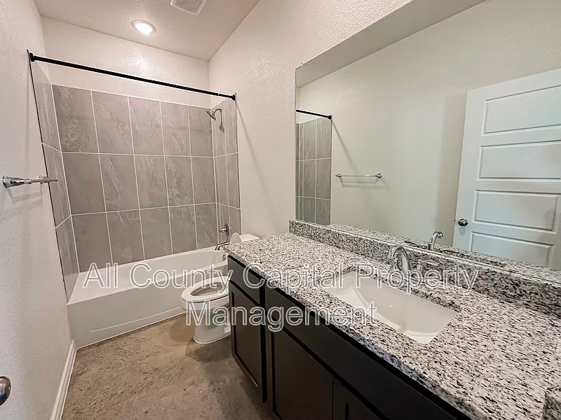 3 bed, 2.0 bath, 1175 sqft, $1,500 — Photo 3