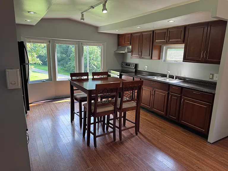 4096 Simpson Ln — Photo 7