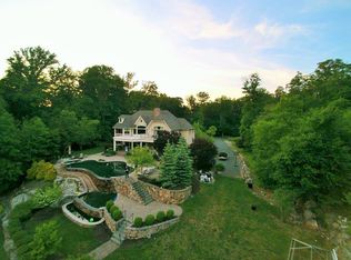 101 Chincopee Rd, Lake Hopatcong, NJ 07849