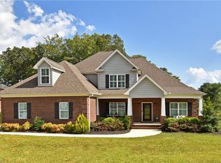 198 Bandelier Ct, Clemmons, NC 27012