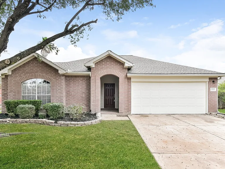 3122 Rainpark Ln — Photo 1