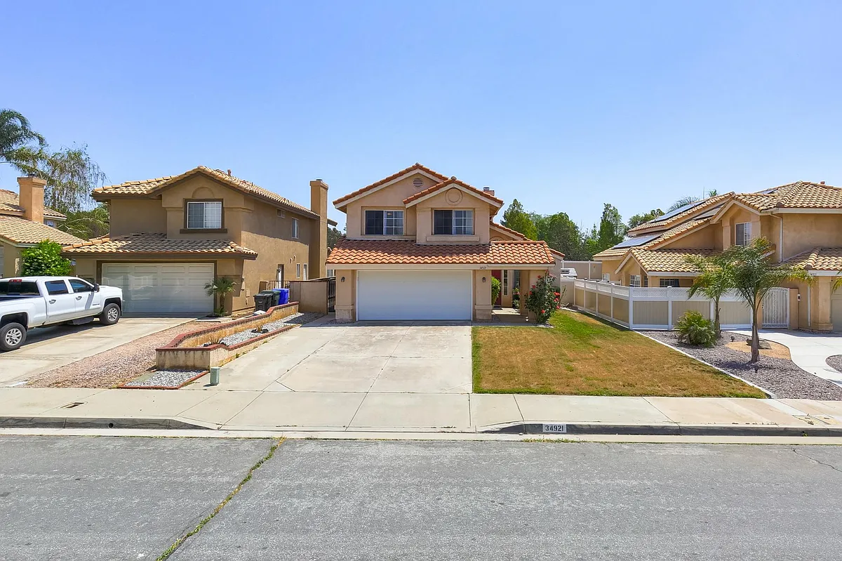Building Photo - 34921 Shadow Wood Dr