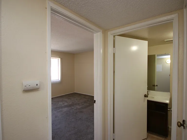 511 N Avenue 66 #C — Photo 12