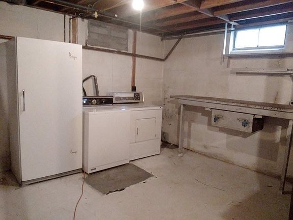 3rd image of 406 Lynhurst Ave