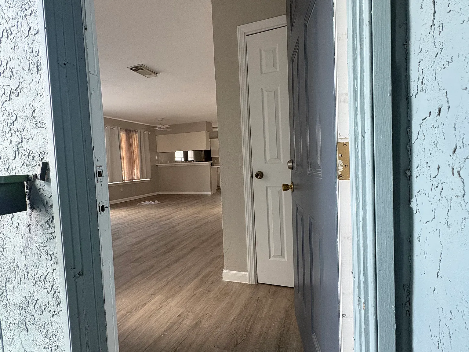 3221 Hirschfield Rd — Photo 2
