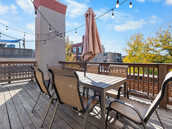 PRIVATE TERRACE!