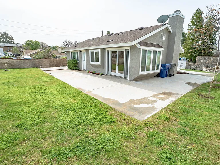 22735 Norton Dr — Photo 14