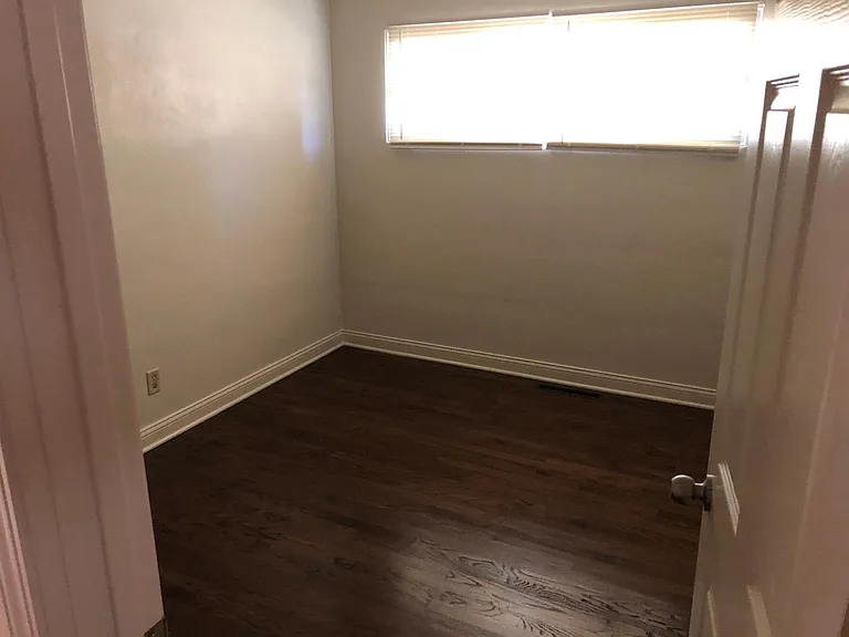 17614 Wentworth Ave — Photo 6