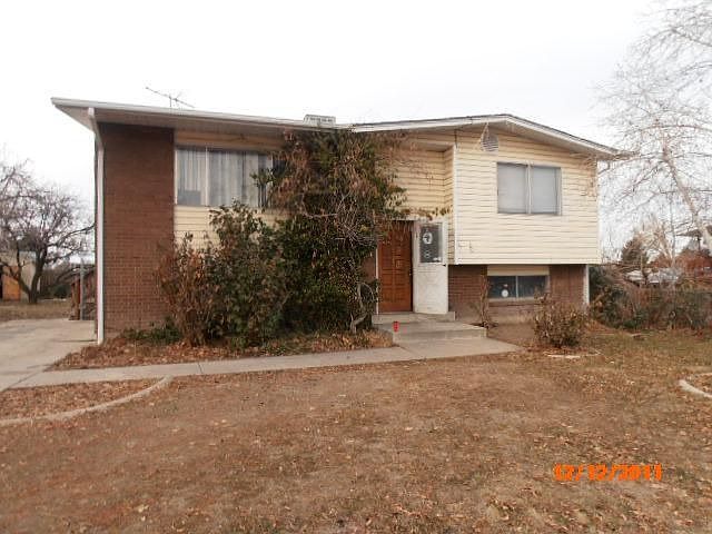 1st image of 3826 S Manhatten Dr