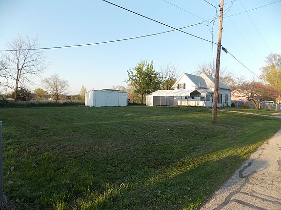 3rd image of 106 Cedar Dr