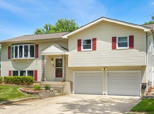 24221 S Edwin Dr, Channahon, IL 60410