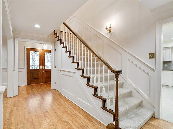 5th image of 4016 Metairie Ct