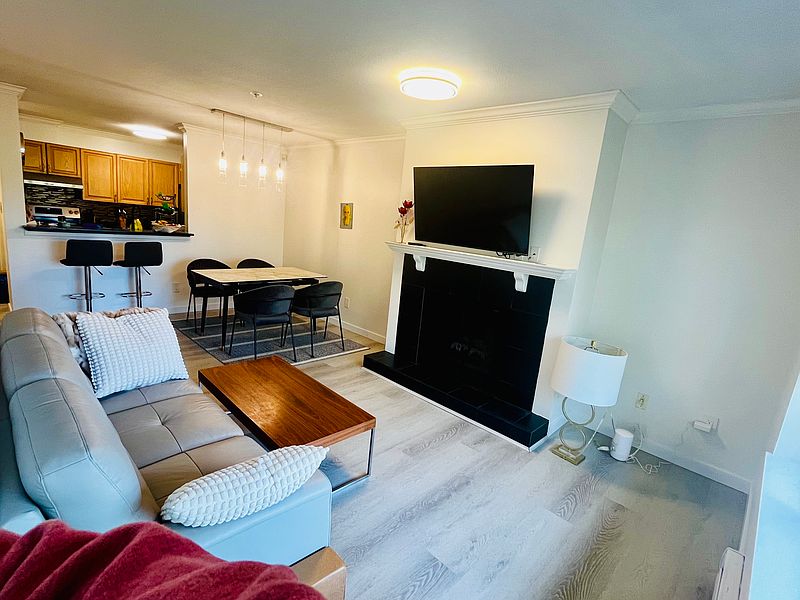 Burnaby Apartment for rent - 2 Bedrooms — photo 5
