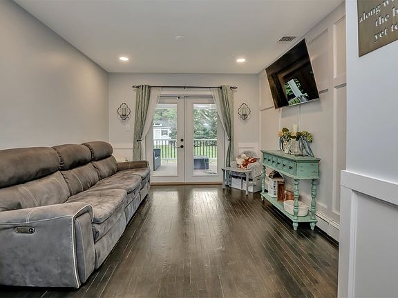 5th image of 2 Lynx Ln