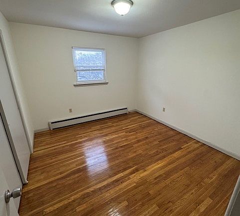 5th image of 115 Gaston Ave APT 2