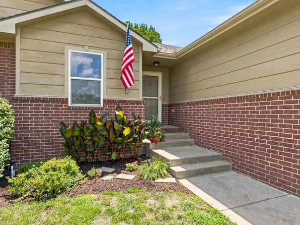 2635 E Sunnyslope Ct, Wichita, KS 67219