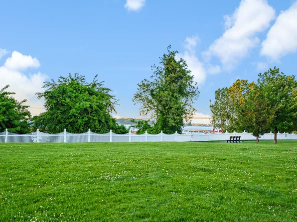 3-17 Endeavor Place image 17 of 21