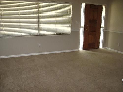 5th image of 717 NE 17th Ave