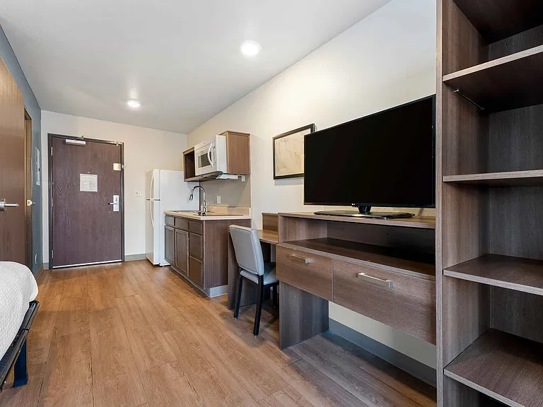 Studio Suite - 1 Queen Bed