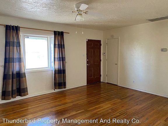 3rd image of 2718 San Diego Ave SE