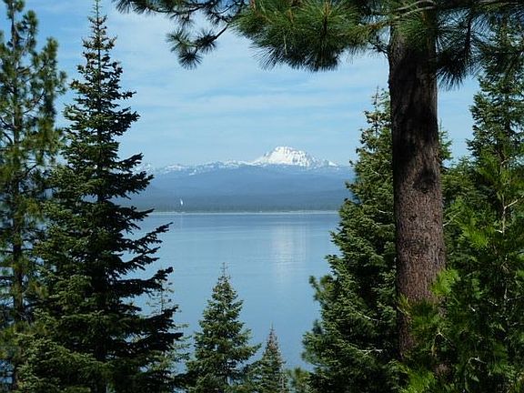 3rd image of 857 Lassen View Dr