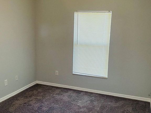 5th image of 339 Rose Ave