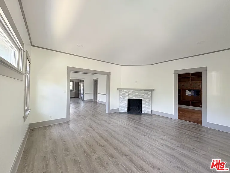 613 N Lucerne Blvd — Photo 5