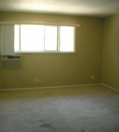 4th image of 134 Rainbow Ct