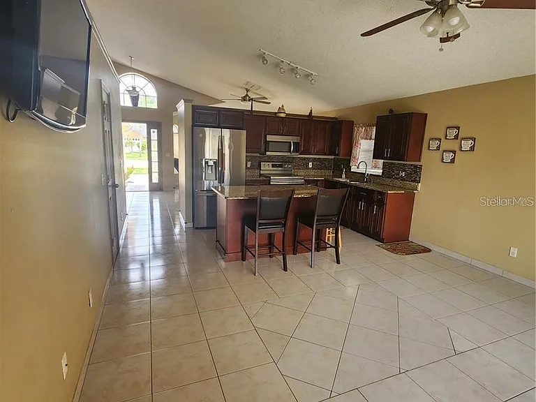 2483 Shelby Cir — Photo 7