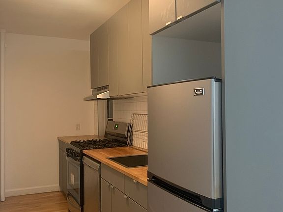 5th image of 200 Haven Ave #1D1