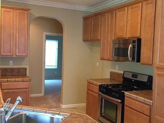 5th image of 510 Summer Garden Way