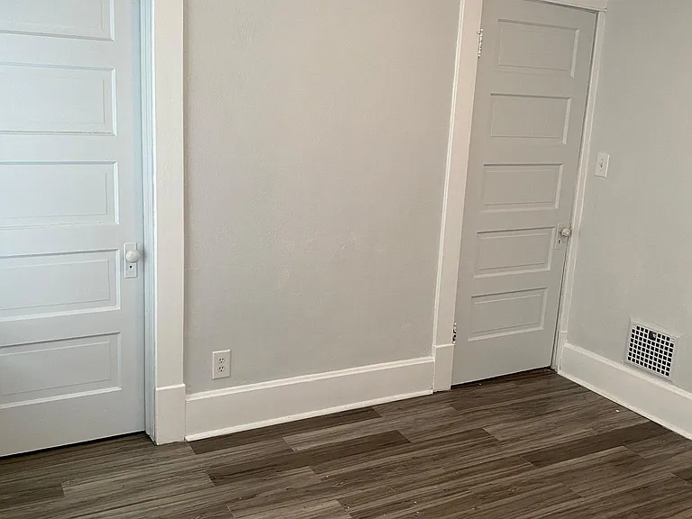 103 S Portland Ave — Photo 32