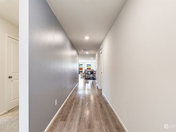 4th image of 9249 Fairybell Street SE