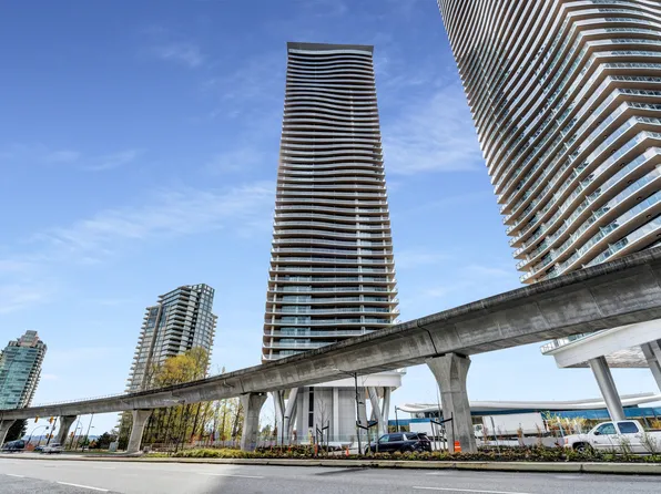 4720 Lougheed Hwy #2305, Burnaby, BC V5C 0M8