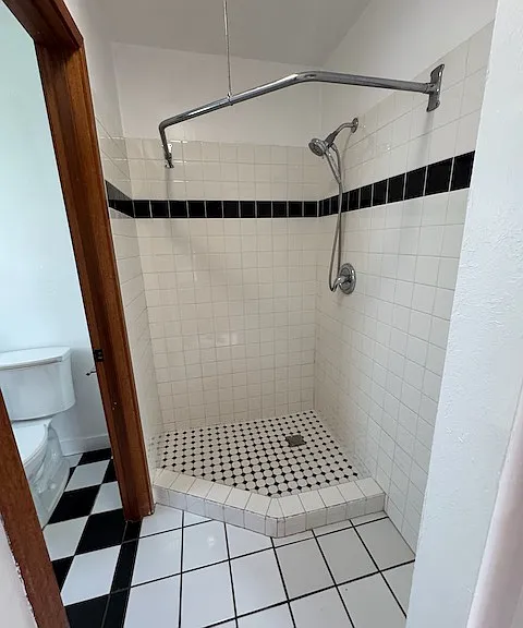 406 N Clementine St — Photo 17